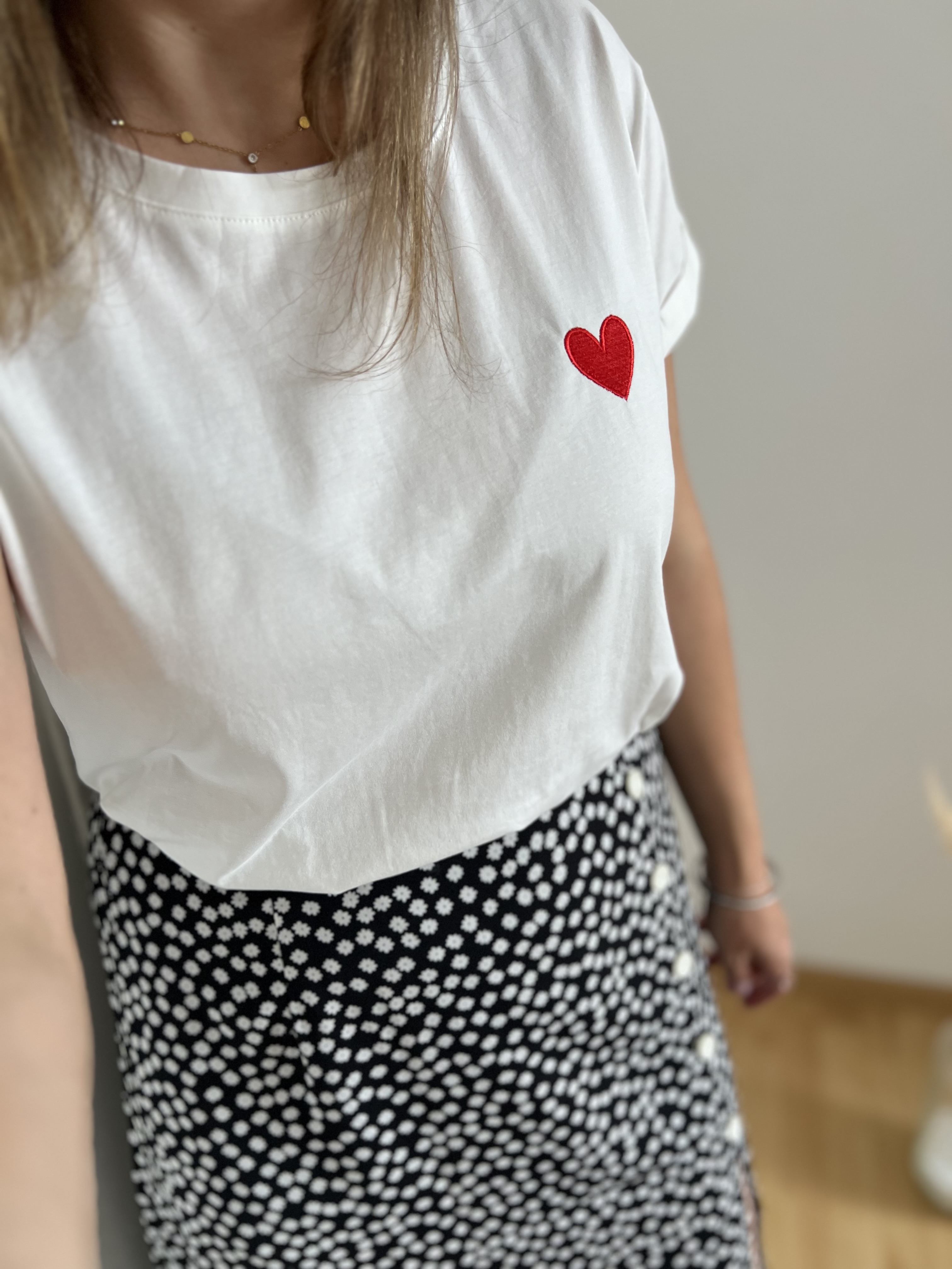 T-shirt coeur rouge