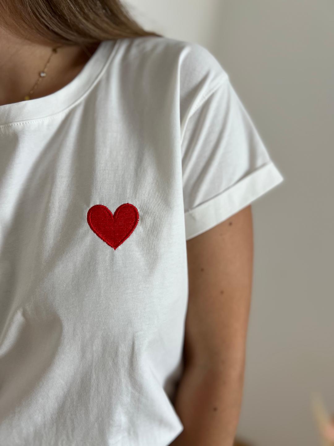 T-shirt coeur rouge