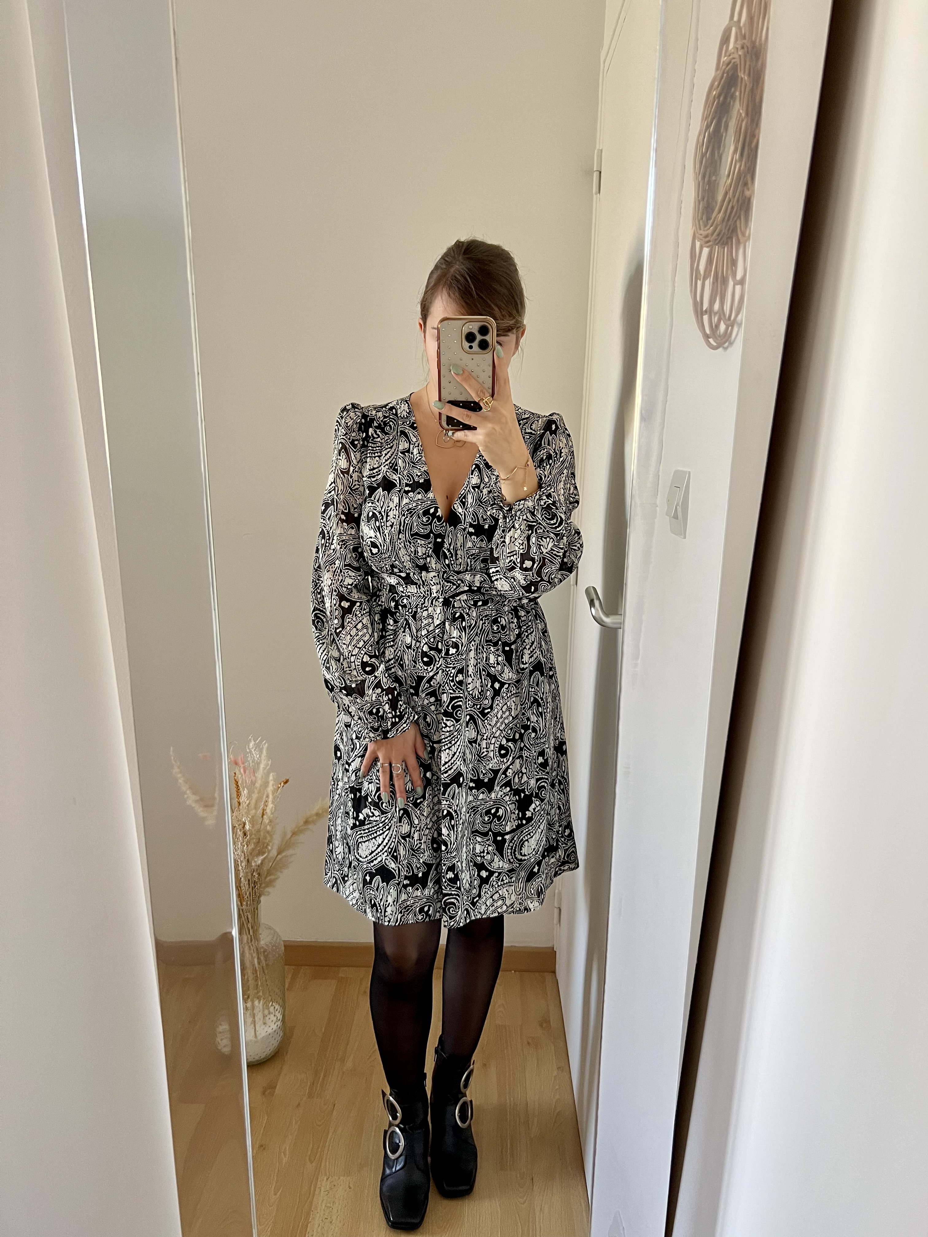 Robe noire et blanche Katie